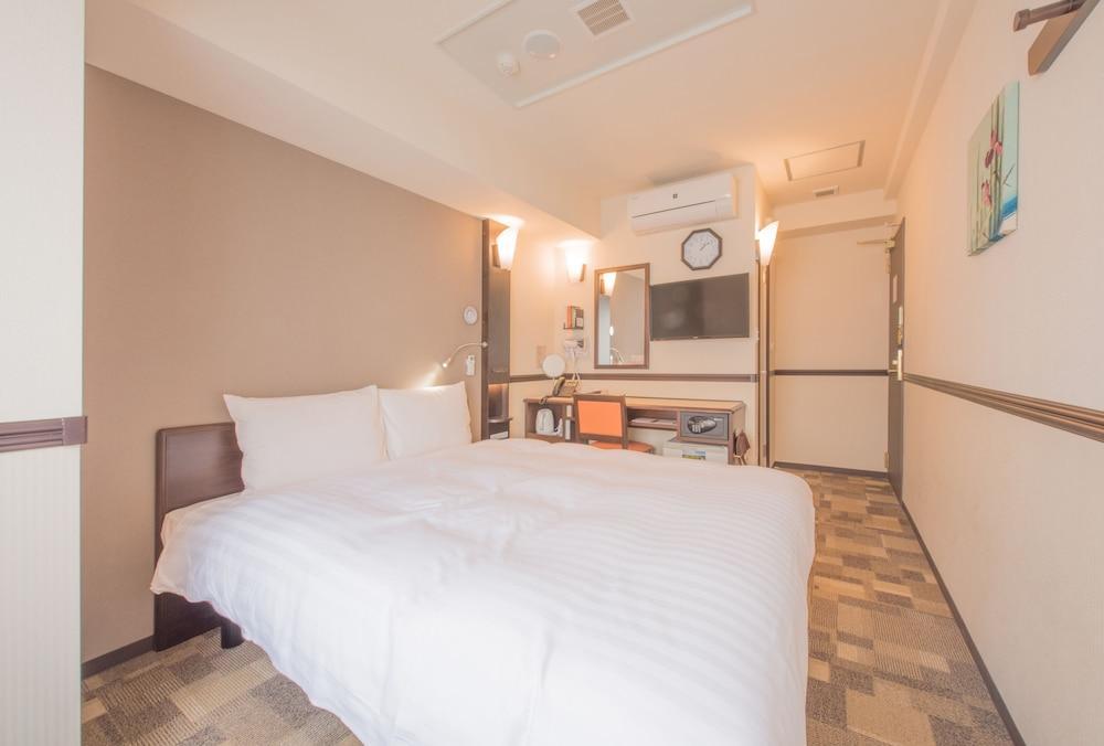 Toyoko Inn Toyama-Eki Shinkansen-Guchi No.2 Екстериор снимка